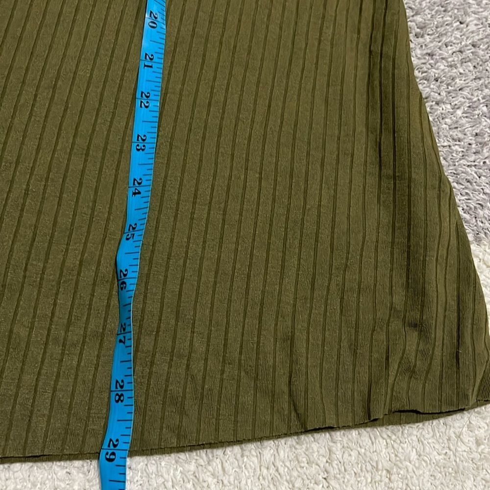 ASOS - 20. V Cut Ribbed Top - Picture 6 of 9